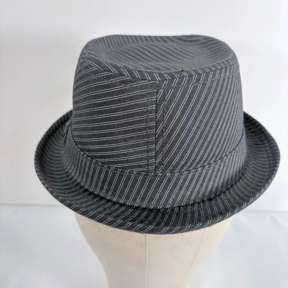 Goorin Bros Fedora Hat Gray Pinstripe Stingy Brim Castle Logo Pin Small